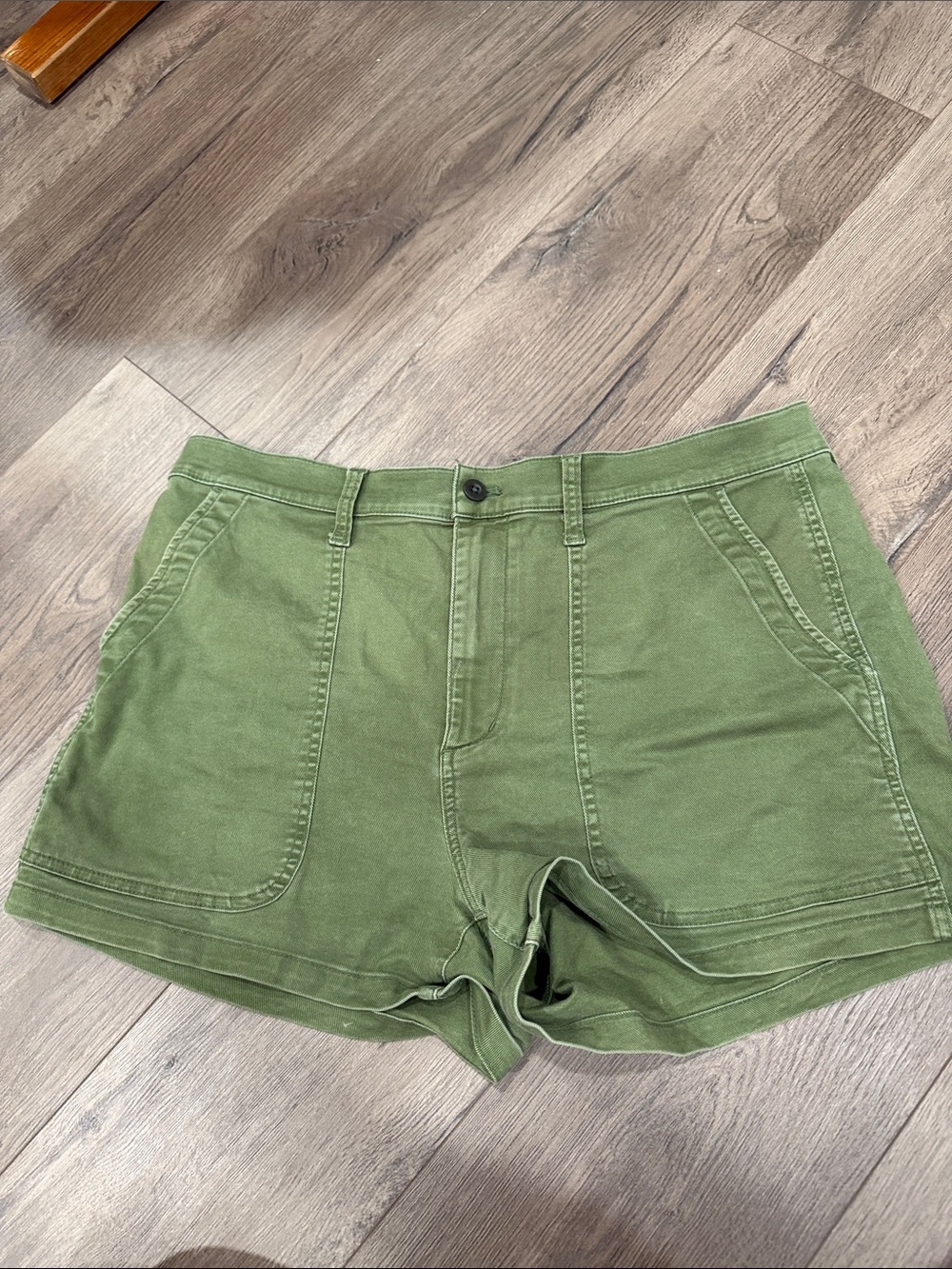Madewell Olive Green Cotton Patch-Pocket Shorts